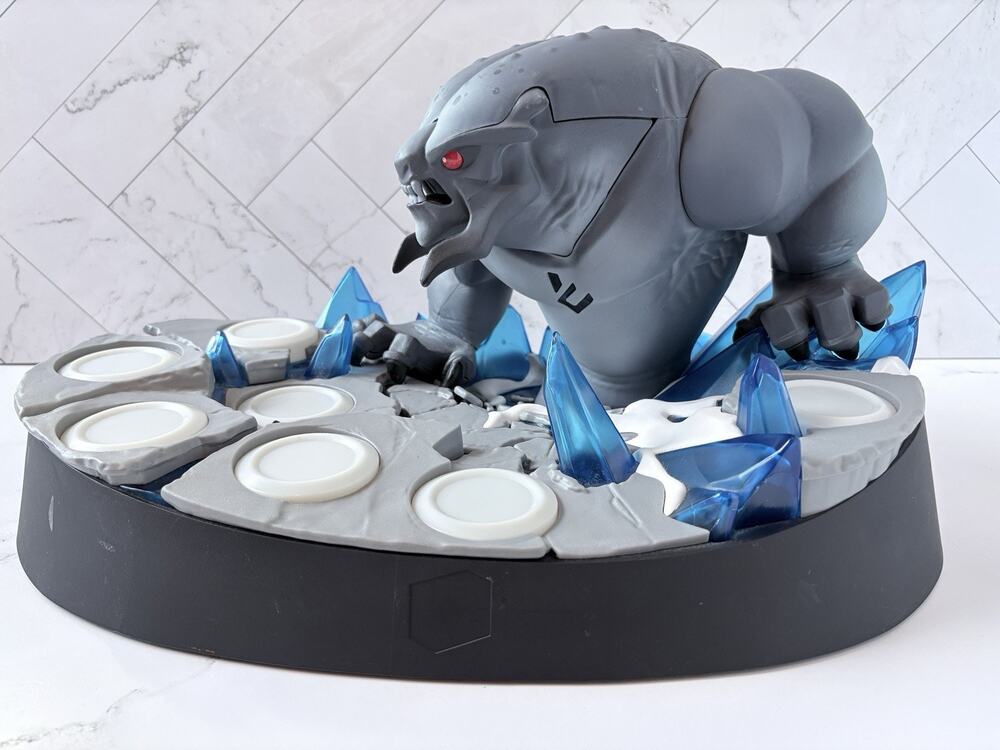 Disney Infinity 2.0 Collectors Marvel Frost Giant Beast 18” Display Stand Base